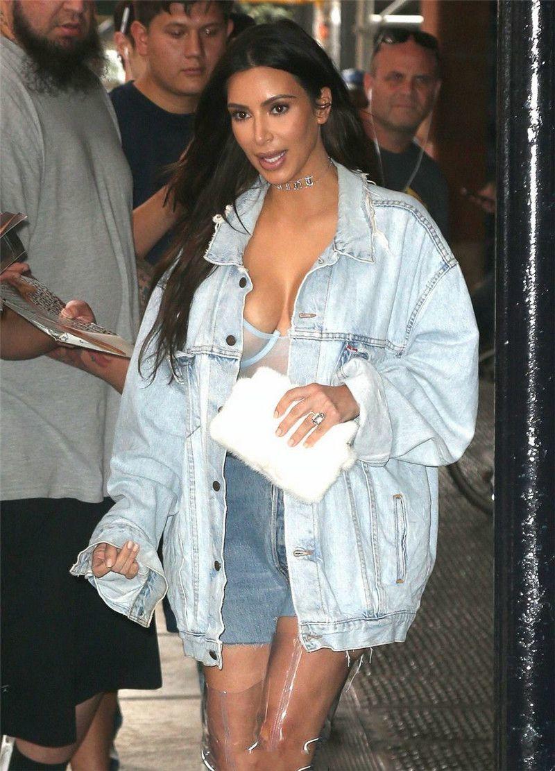Kim Kardashian - Out in New York City 090616  (8).jpg