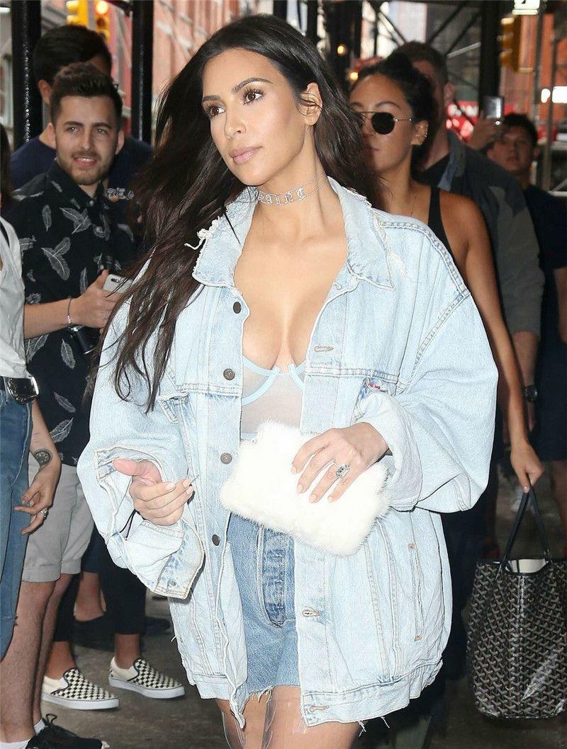 Kim Kardashian - Out in New York City 090616  (9).jpg