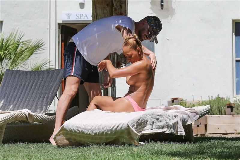 Melanie Brown Topless at a Resort in Desert Springs, California - 41418  (6).jpg