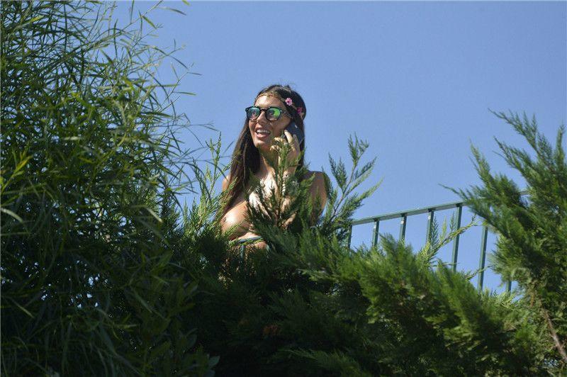 Elisabetta Gregoraci - Topless on a balcony in Porto Cervo 072816   (26).jpg