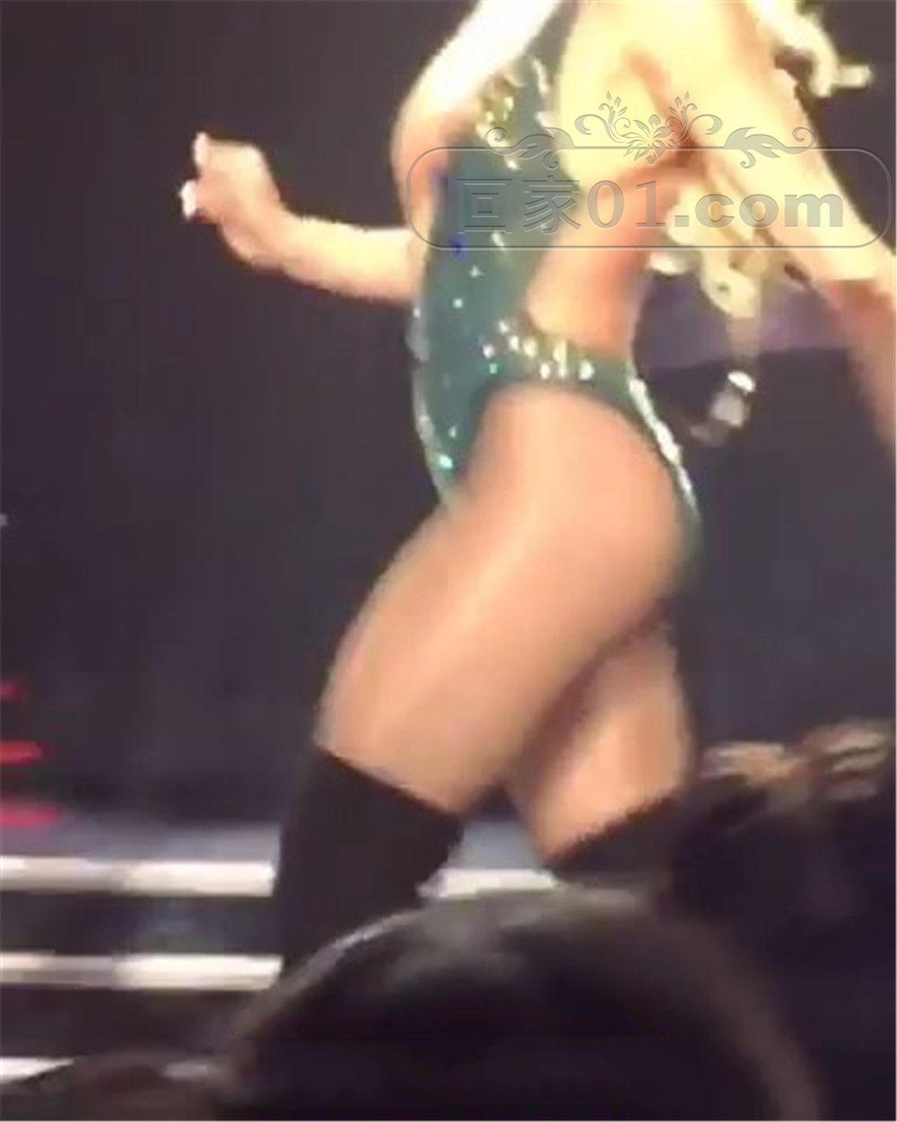 Britney_Spears_-_Wardrobe_Malfunction_at_Concert_LasVegas_480p.mkv_snapshot_00.1.jpg