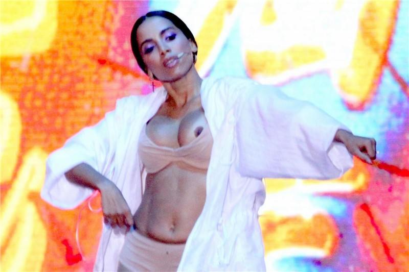 0Anitta Nip Slip -31 Photos - Video--0.jpg