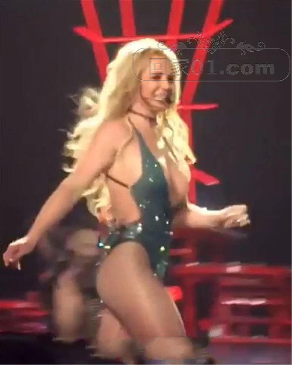 Britney_Spears_-_Wardrobe_Malfunction_at_Concert_LasVegas_480p.mkv_snapshot_00.0.jpg