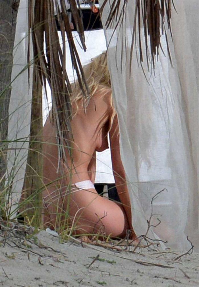 Elsa Hosk - On a Victoria's Secret Photoshoot in Miami - 21815  (1).jpg